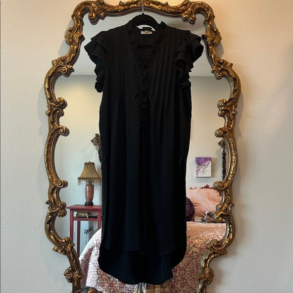 entro Dresses & Skirts - Entro Medium NWOT Women's Black Ruffle Sleeve Shift Dress